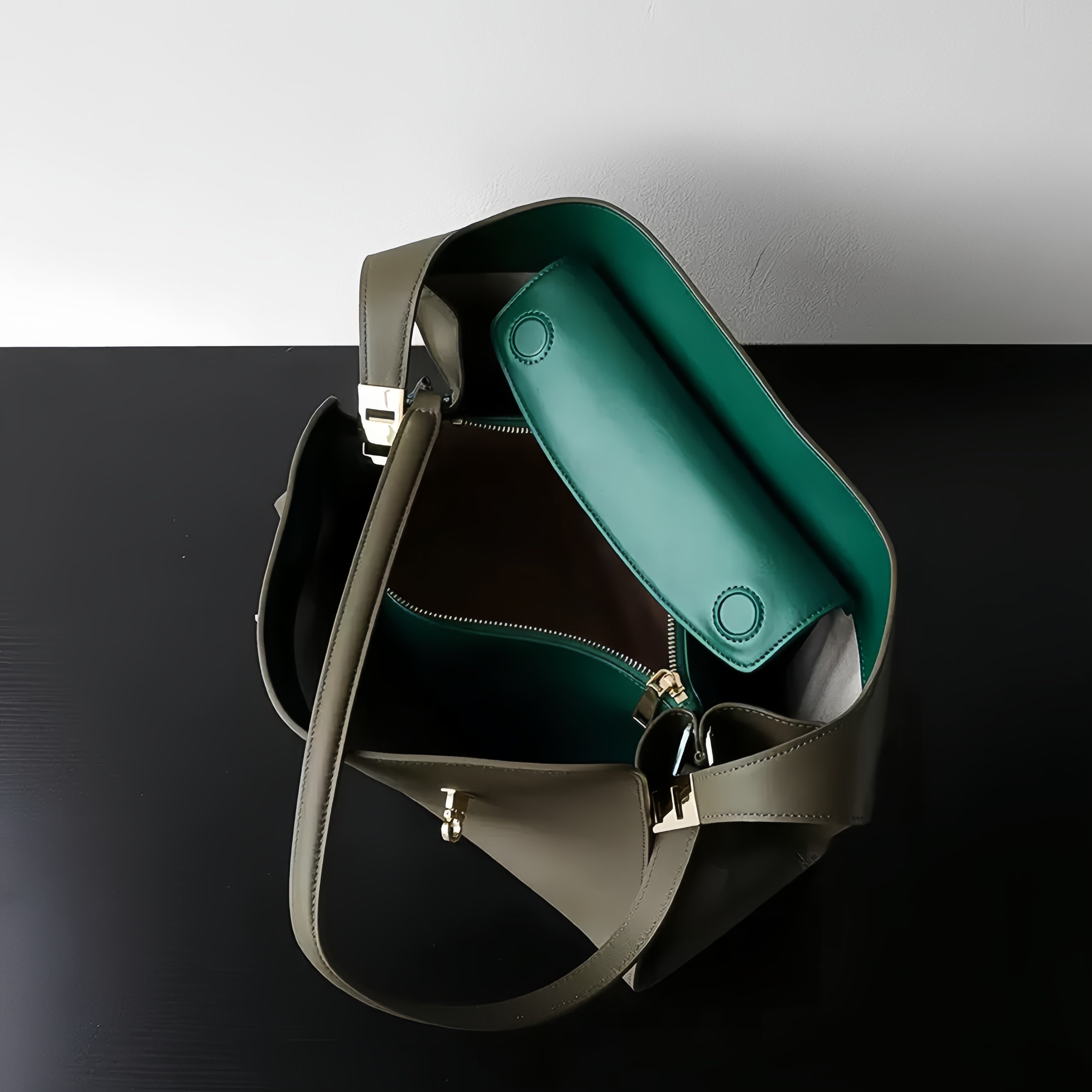 #139 Bina-Lock Architect Handbag